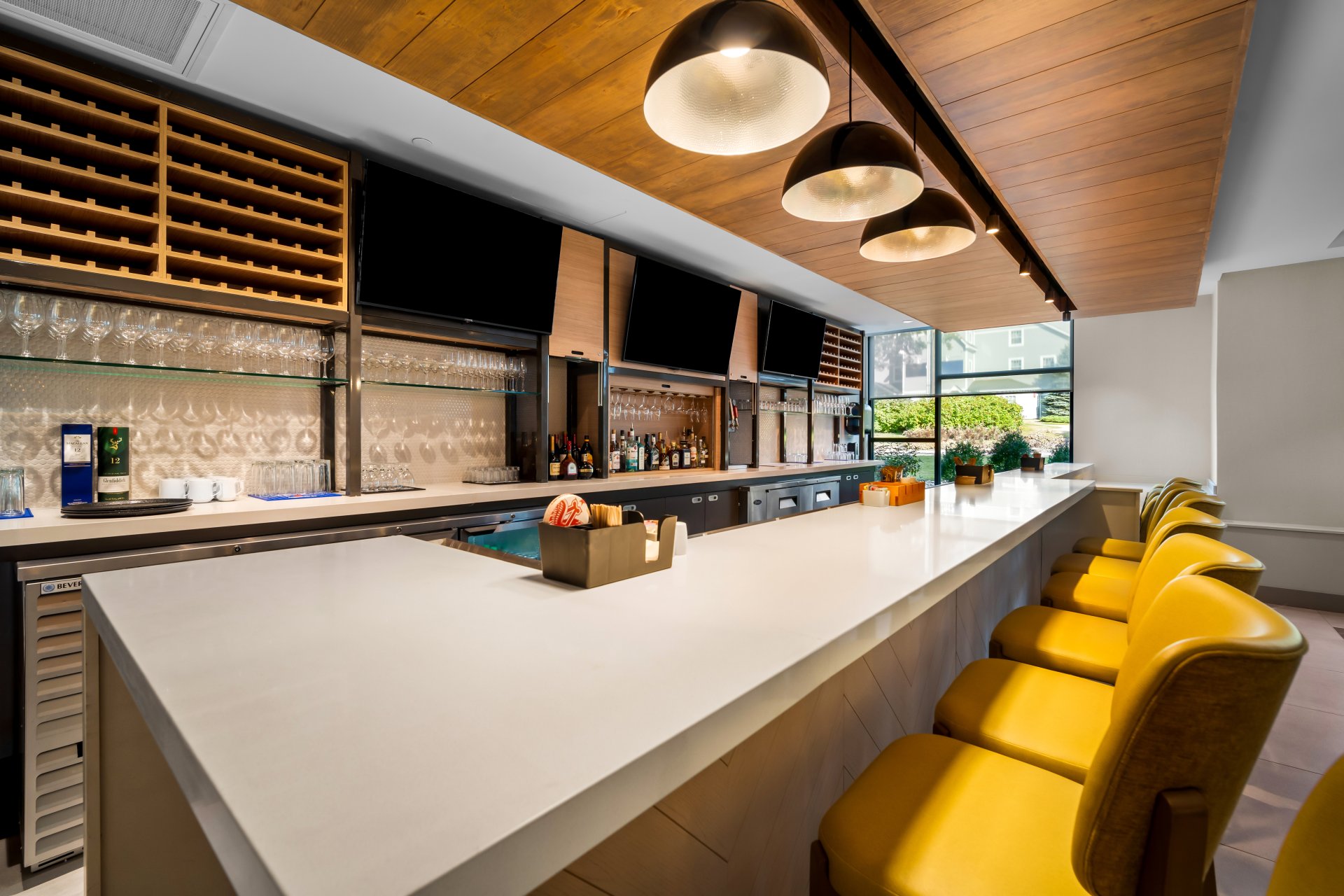 Bar Long