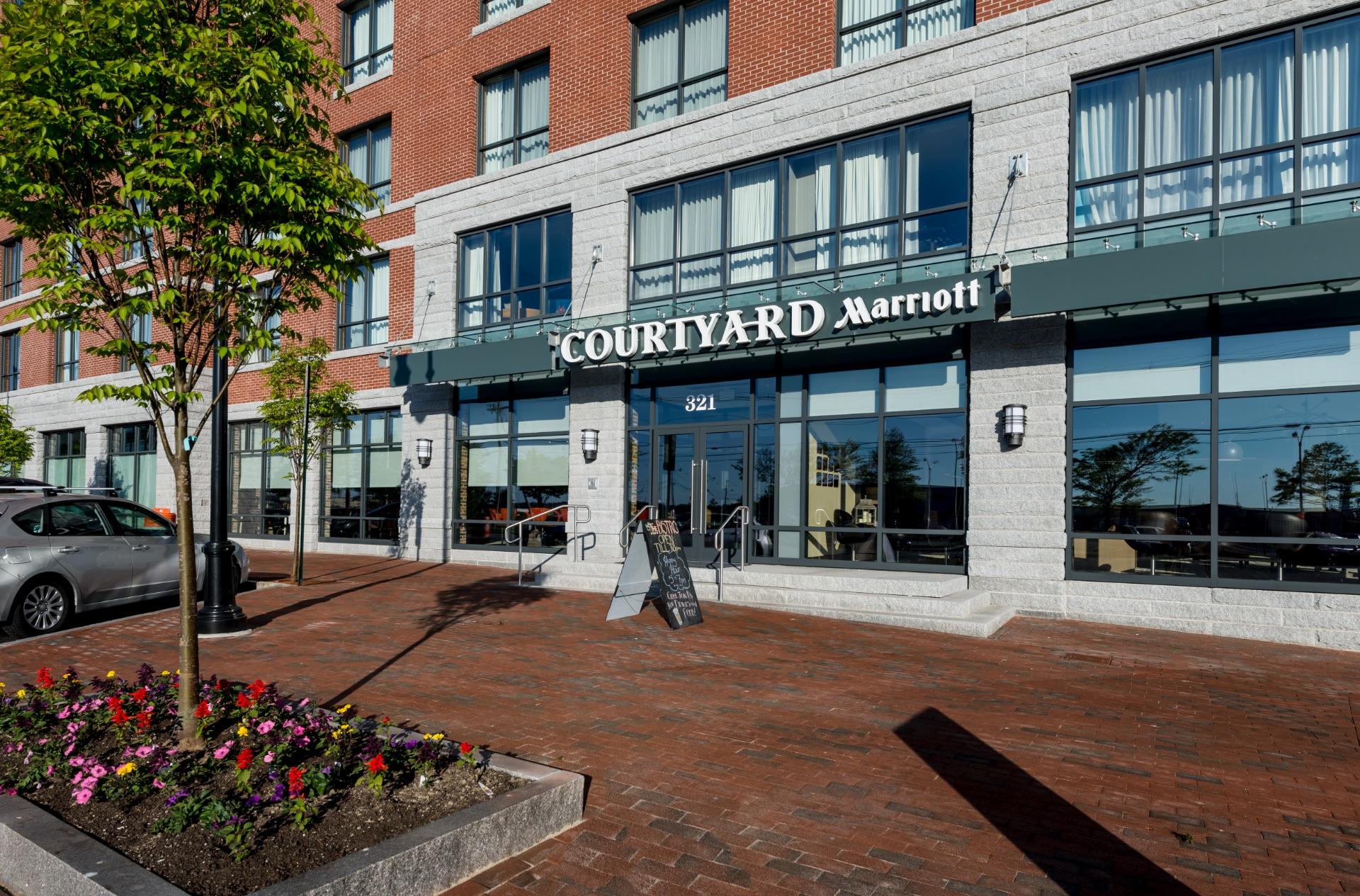 Courtyard Portland 7